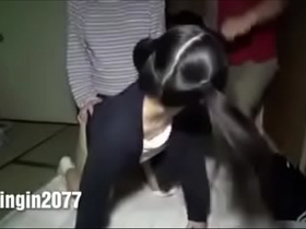 Corno flagra namorada bate no amante e fode com a namorada novamente e a leva para fazer compras